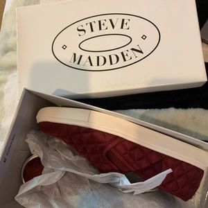 NEVER WORN! Steve Madden slides